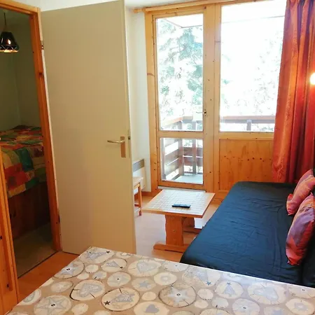 2 Pieces A Montalbert, Aux Pieds - Fr-1-181-2790 *