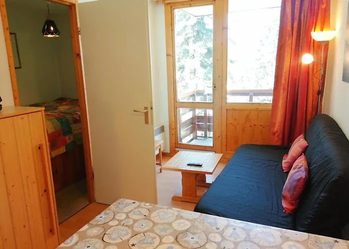 2 Pieces A Montalbert, Aux Pieds - Fr-1-181-2790 *